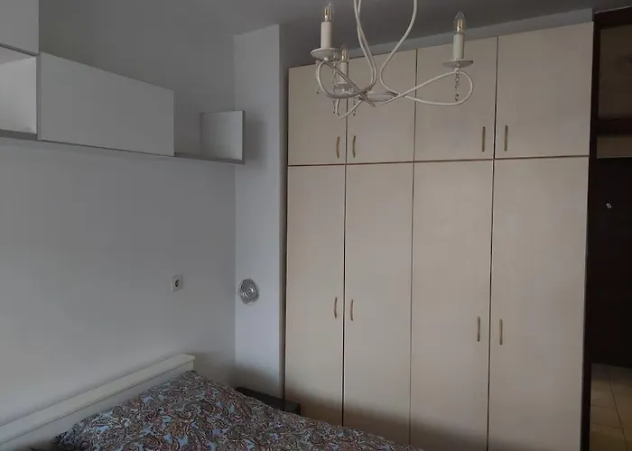 Modern 1-bedroom With Free Parking & Fast Wifi Διαμέρισμα *