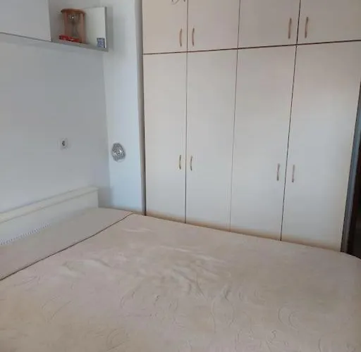 Modern 1-bedroom With Free Parking & Fast Wifi *