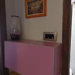 Modern 1-bedroom With Free Parking & Fast Wifi شقة *