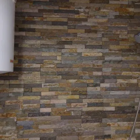 Modern 1-bedroom With Free Parking & Fast Wifi *