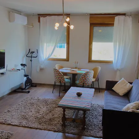 Modern 1-bedroom With Free Parking & Fast Wifi *