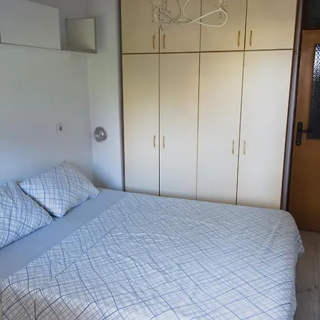 Апартаменти Modern 1-bedroom With Free Parking & Fast Wifi Подгориця